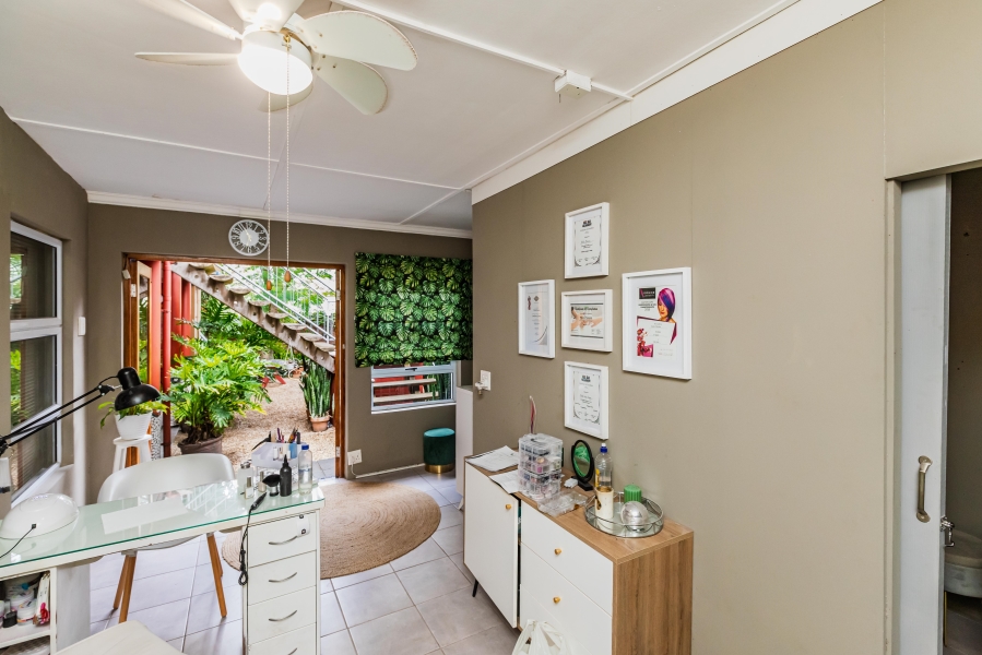 9 Bedroom Property for Sale in Nahoon Eastern Cape